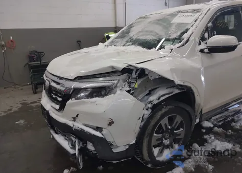 2018 Honda Ridgeline Rtl-E z USA, uszkodzony, nr VIN 5FPYK3F72JB004371